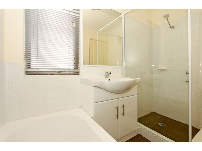 1/16 Andrea Way, Queens Park WA 6107