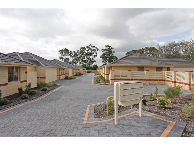 1/16 Andrea Way, Queens Park WA 6107