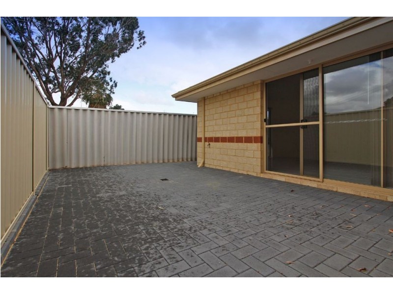 7/16 Andrea Way, Queens Park WA 6107