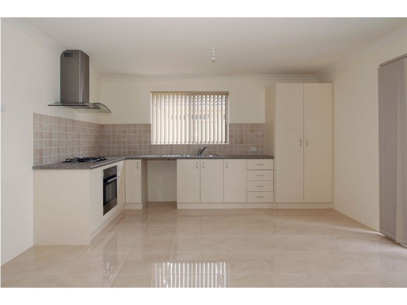 8/16 Andrea Way, Queens Park WA 6107