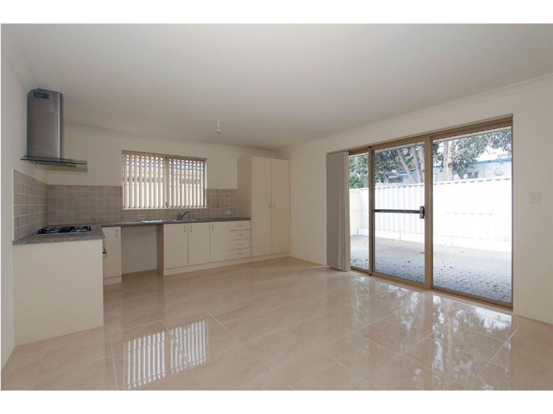 8/16 Andrea Way, Queens Park WA 6107