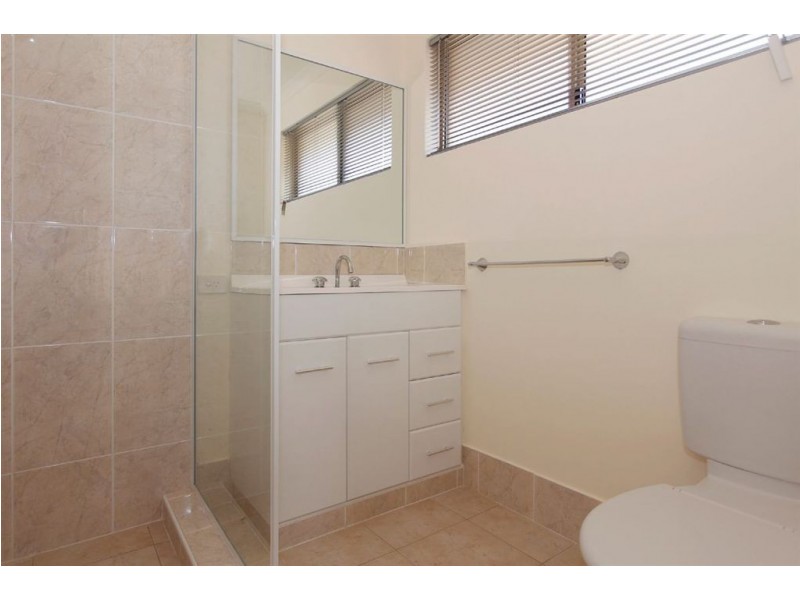 8/16 Andrea Way, Queens Park WA 6107