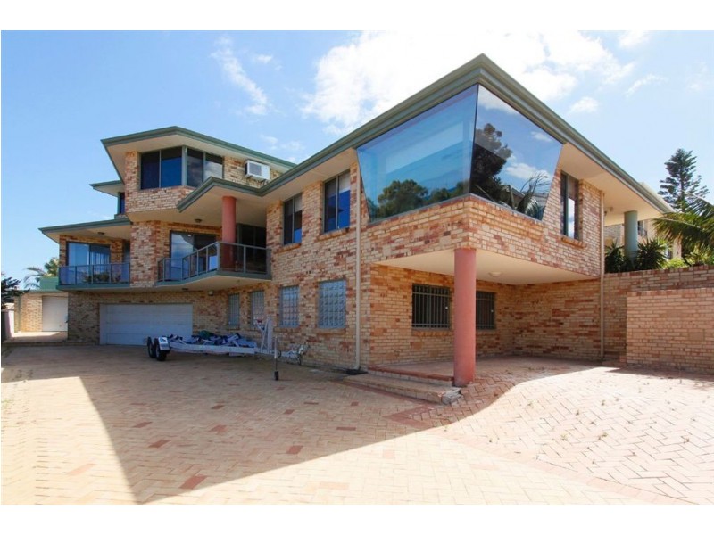 21 Arlington Loop, Coogee WA 6166