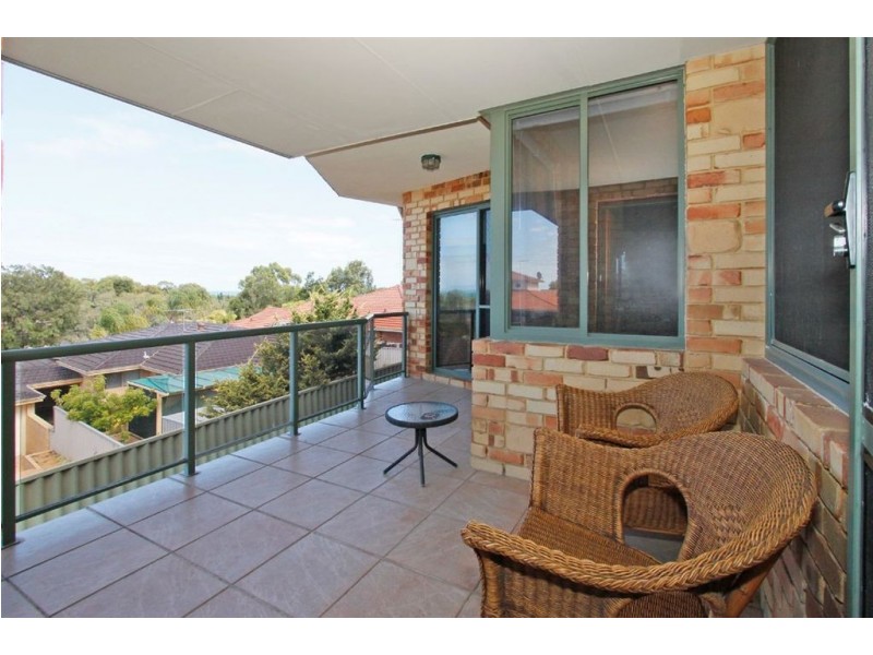 21 Arlington Loop, Coogee WA 6166