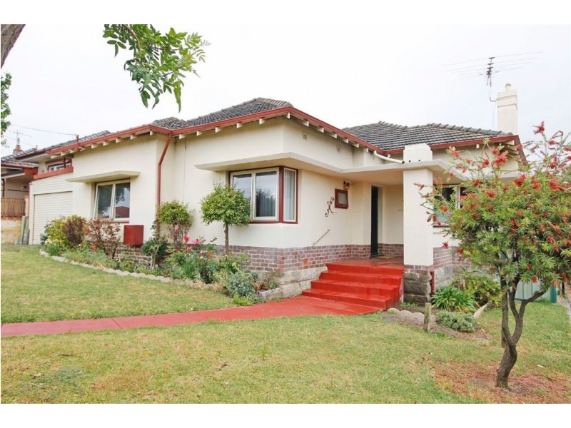 194 Carrington Street, Hilton WA 6163