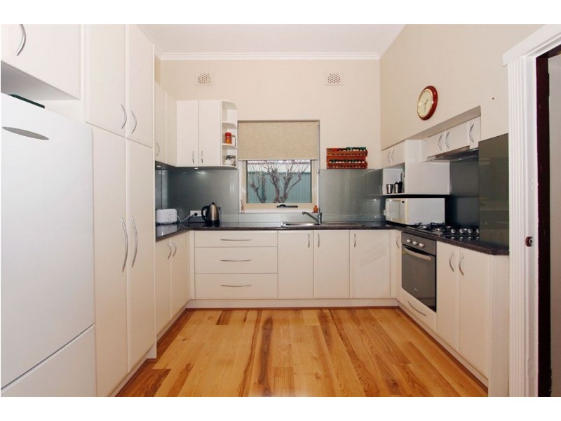 194 Carrington Street, Hilton WA 6163