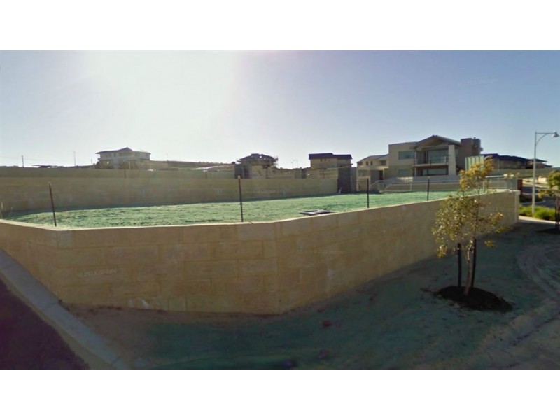 5 Huntress Avenue, North Coogee WA 6163