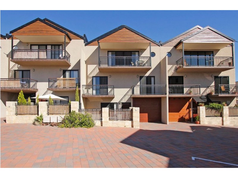 4/7 Bellion Drive, Hamilton Hill WA 6163