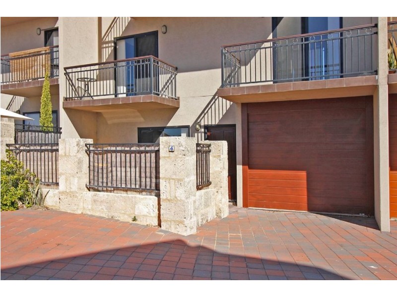 4/7 Bellion Drive, Hamilton Hill WA 6163