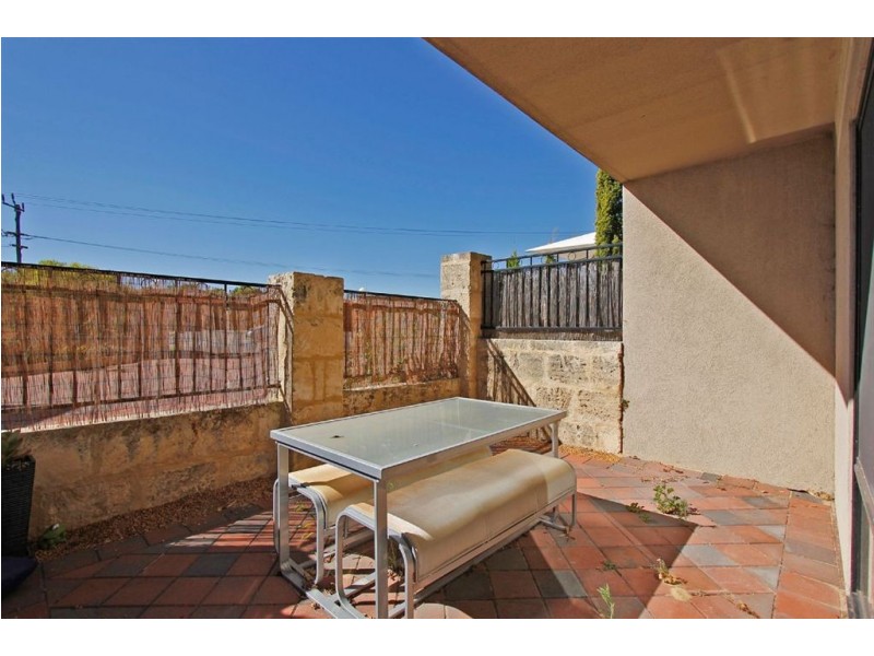 4/7 Bellion Drive, Hamilton Hill WA 6163