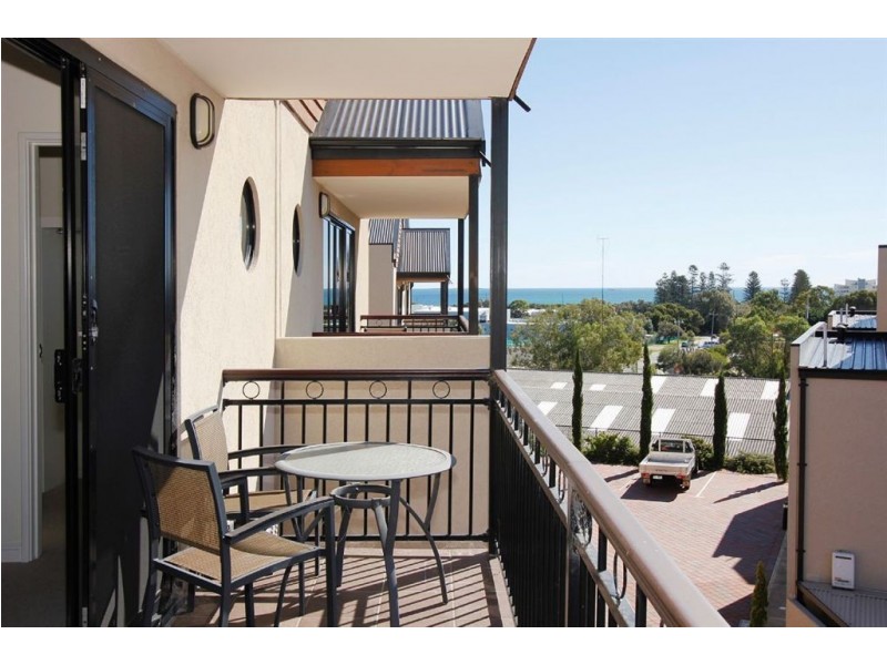 4/7 Bellion Drive, Hamilton Hill WA 6163