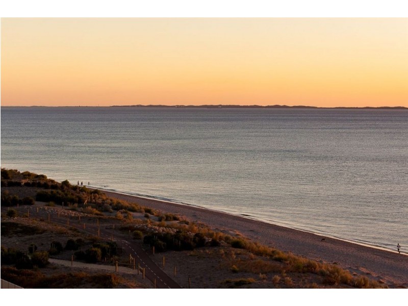 18b/23 Ocean Drive, North Coogee WA 6163