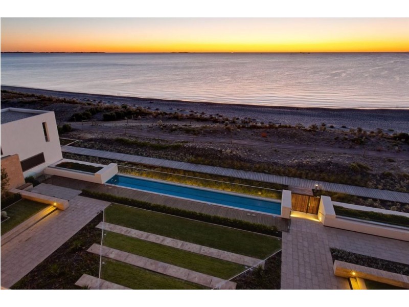 18b/23 Ocean Drive, North Coogee WA 6163