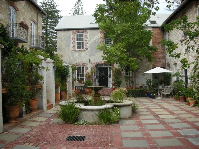 27/15 Essex Street, Fremantle WA 6160