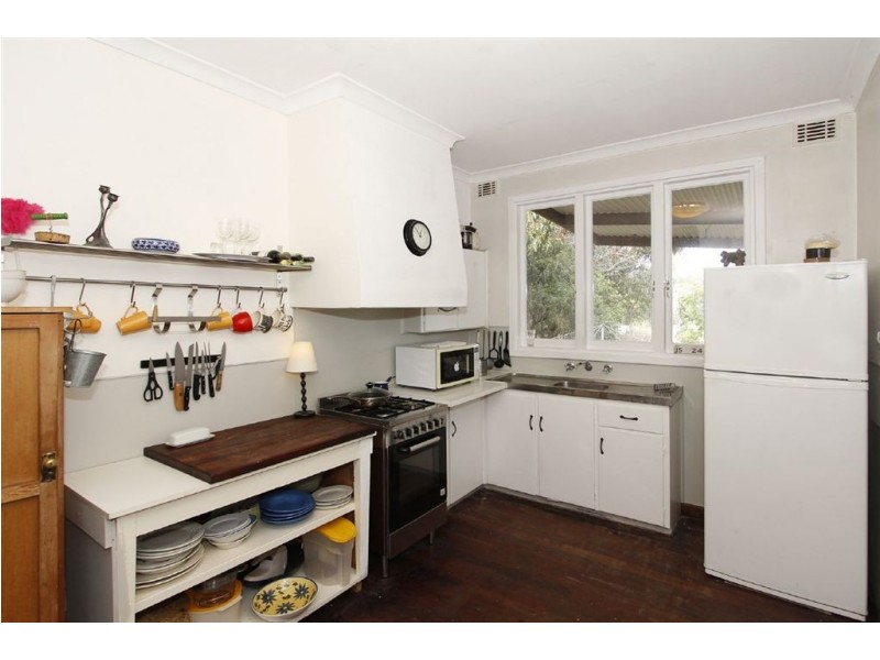 15 Antonio Street, Coolbellup WA 6163