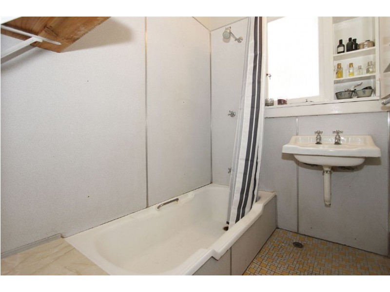 15 Antonio Street, Coolbellup WA 6163