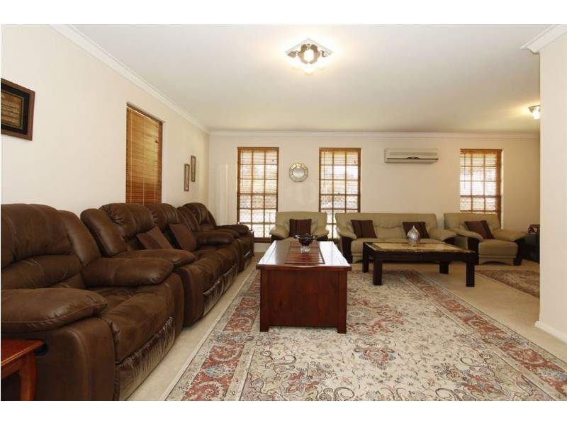 207 Riseley Street, Booragoon WA 6154