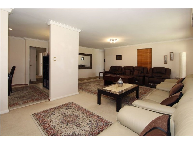 207 Riseley Street, Booragoon WA 6154