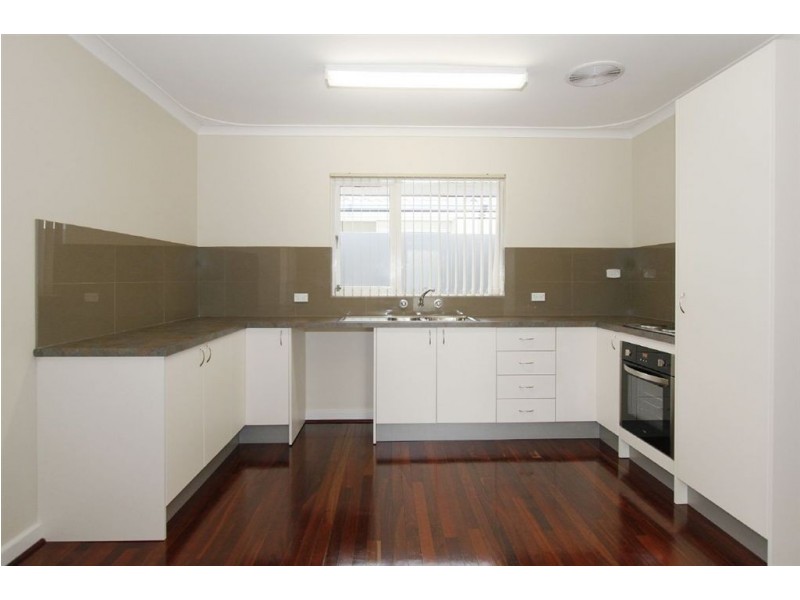 8 Shallow Street, Spearwood WA 6163