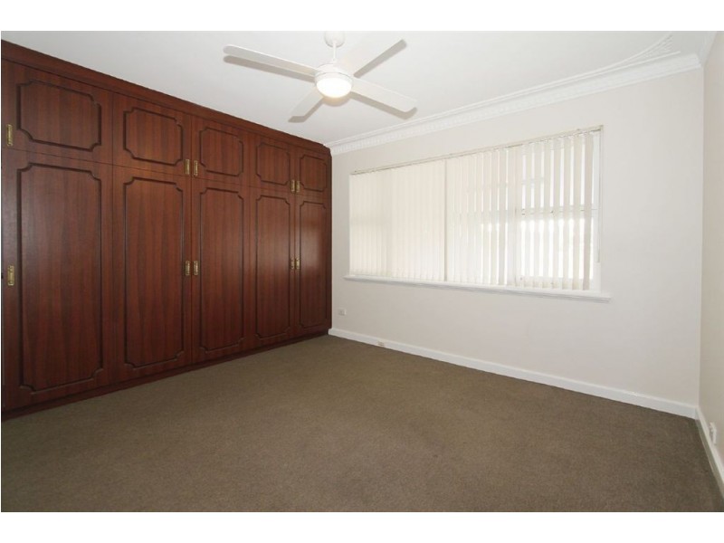 8 Shallow Street, Spearwood WA 6163