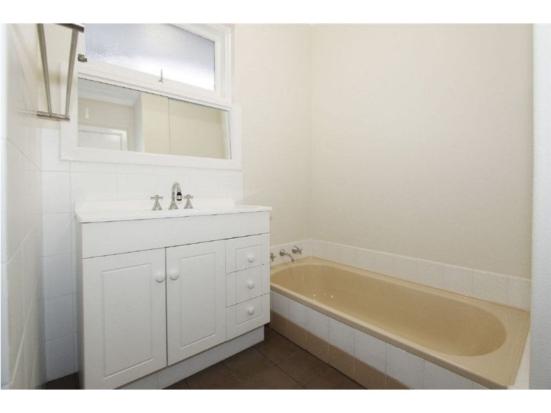 8 Shallow Street, Spearwood WA 6163