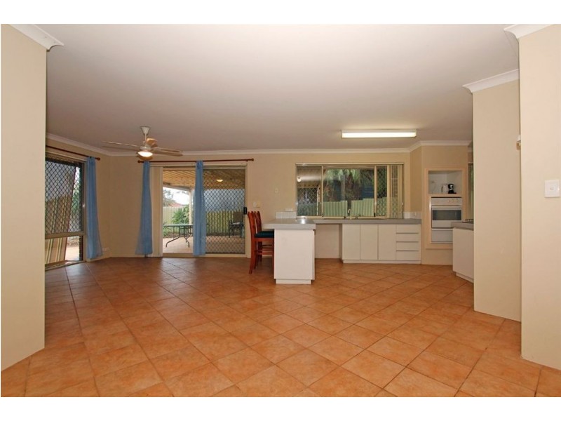 11A Howson Street, Hilton WA 6163