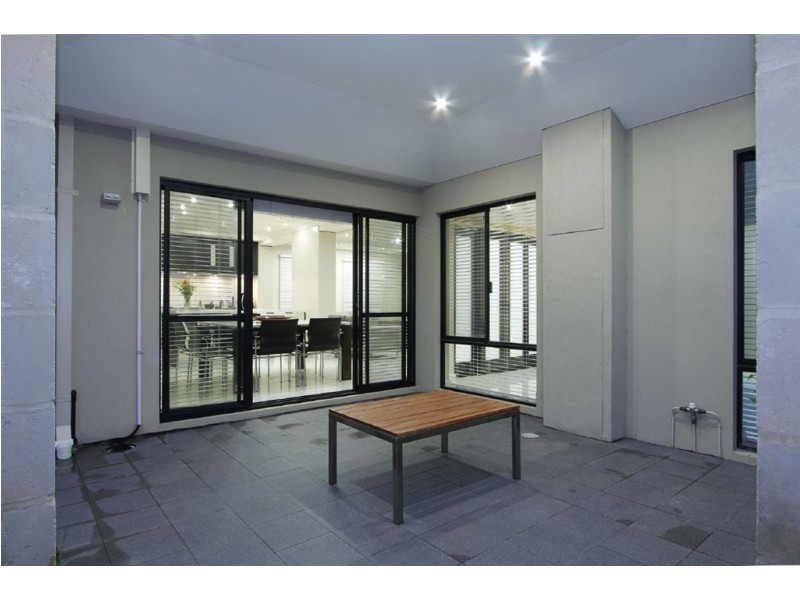 39 Birchley Road, Yangebup WA 6164