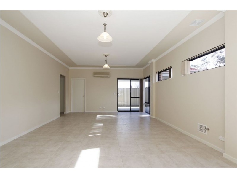 2/167 Carrington Street, White Gum Valley WA 6162