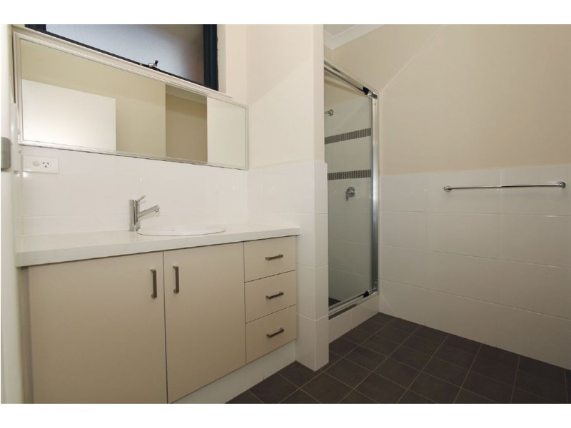 2/167 Carrington Street, White Gum Valley WA 6162