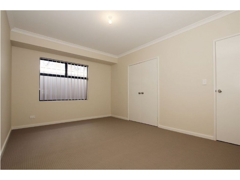 2/167 Carrington Street, White Gum Valley WA 6162
