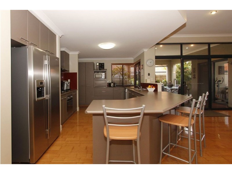 10 Orlando Avenue, Bibra Lake WA 6163