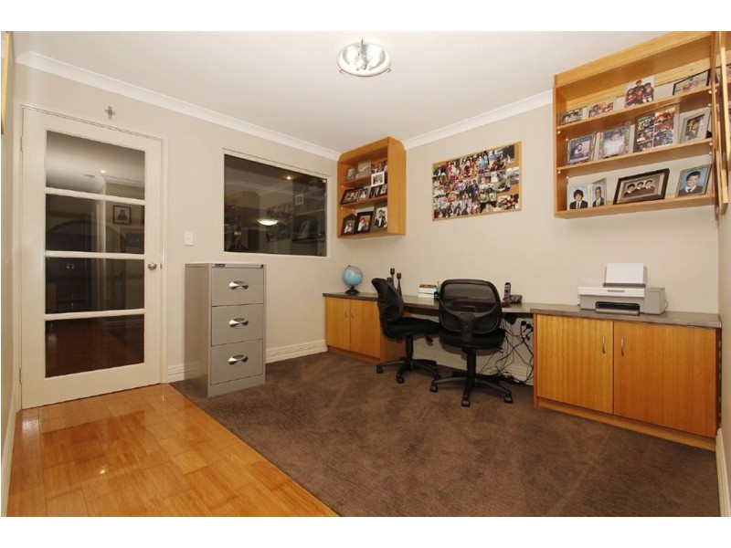 10 Orlando Avenue, Bibra Lake WA 6163