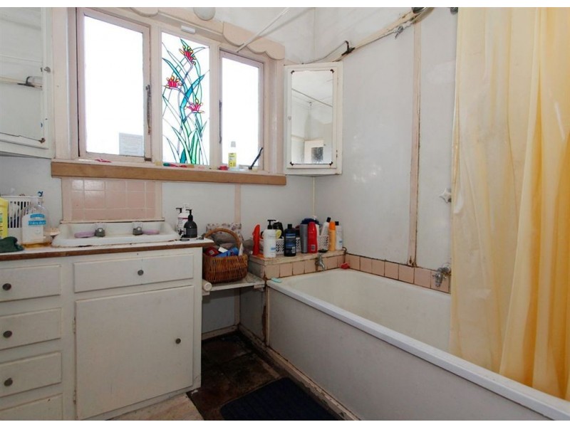 16 Winterfold Road, Hilton WA 6163