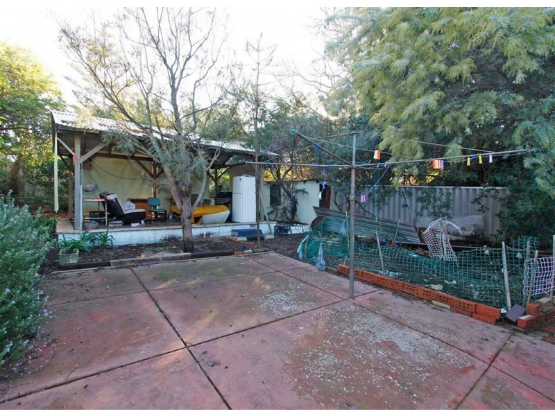 16 Winterfold Road, Hilton WA 6163