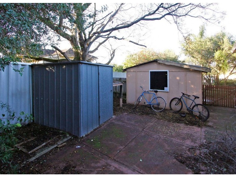16 Winterfold Road, Hilton WA 6163