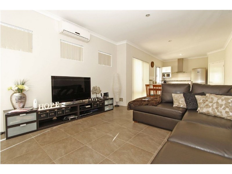 13 Magnet Close, Munster WA 6166