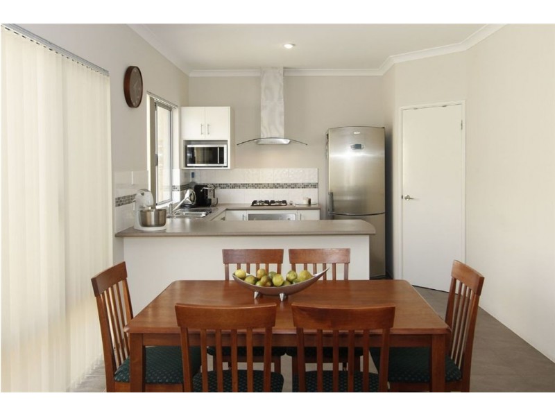 13 Magnet Close, Munster WA 6166