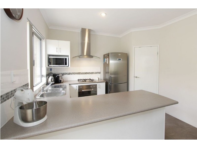 13 Magnet Close, Munster WA 6166