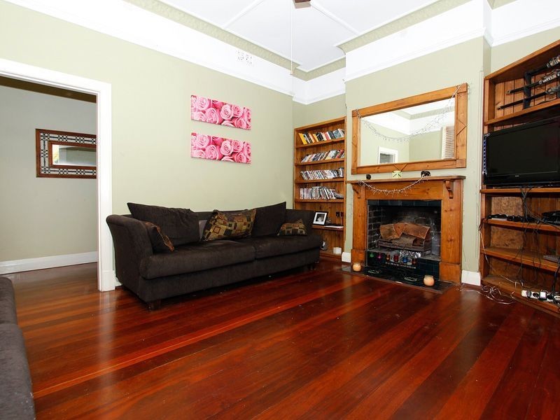 135 Edmund Street, Beaconsfield WA 6162