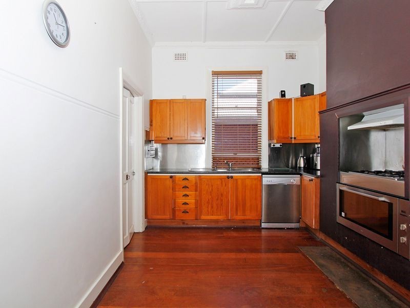 135 Edmund Street, Beaconsfield WA 6162