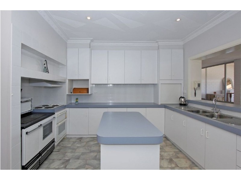 28 Forrest Road, Hamilton Hill WA 6163