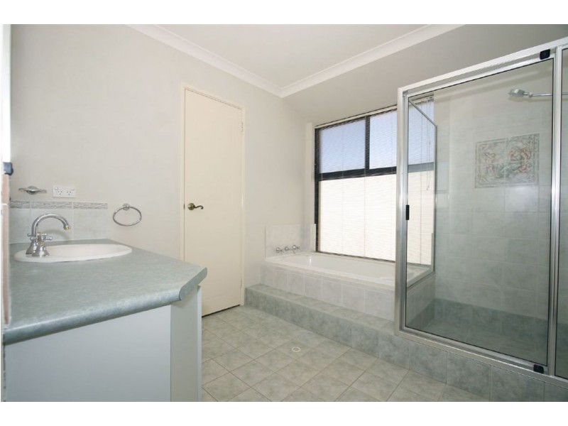 19 Richardson Road, Coogee WA 6166