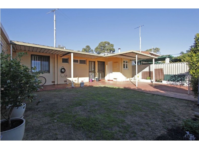 8 Harfleur Place, Hamilton Hill WA 6163