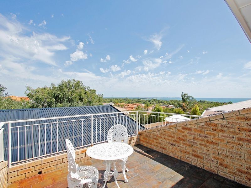 14 Vlaming Rise, Coogee WA 6166