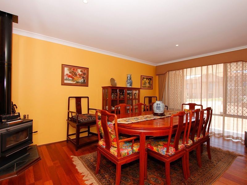 14 Vlaming Rise, Coogee WA 6166