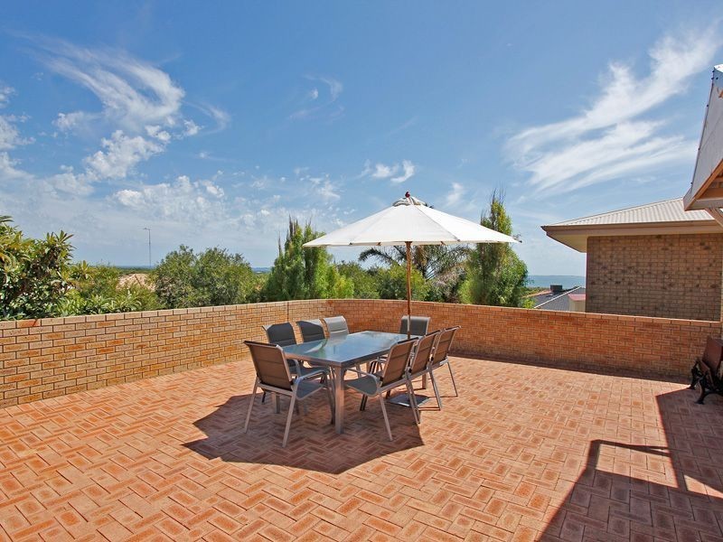 14 Vlaming Rise, Coogee WA 6166