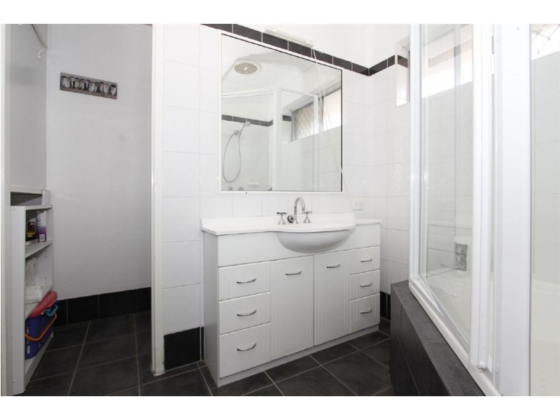 25 Falstaff Crescent, Spearwood WA 6163