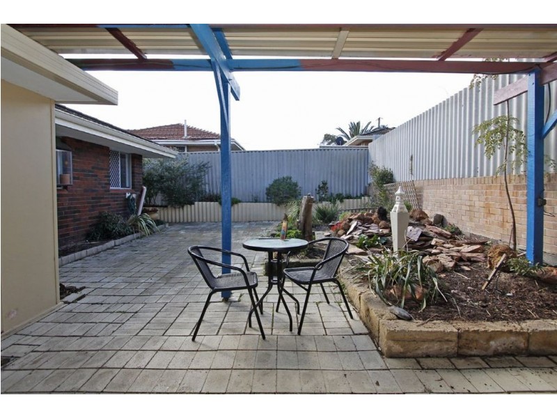 25 Falstaff Crescent, Spearwood WA 6163