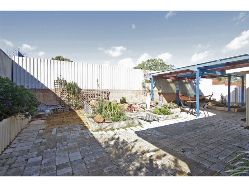 25 Falstaff Crescent, Spearwood WA 6163