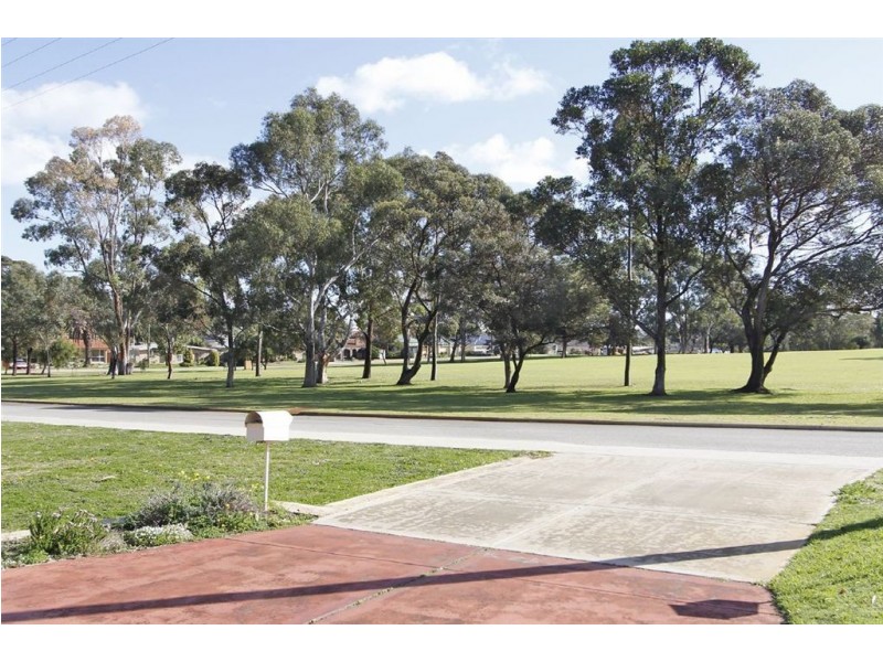 25 Falstaff Crescent, Spearwood WA 6163